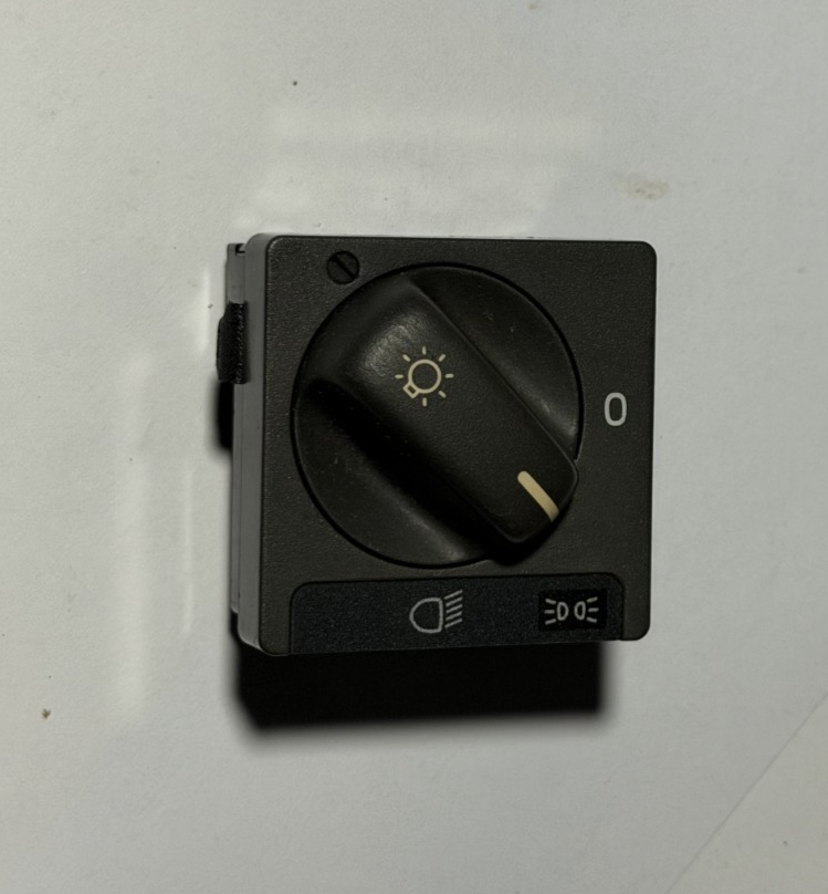 1998-2002 Volvo C70 Headlight Headlamp Switch 8622023, 99 W18E 2376-0070