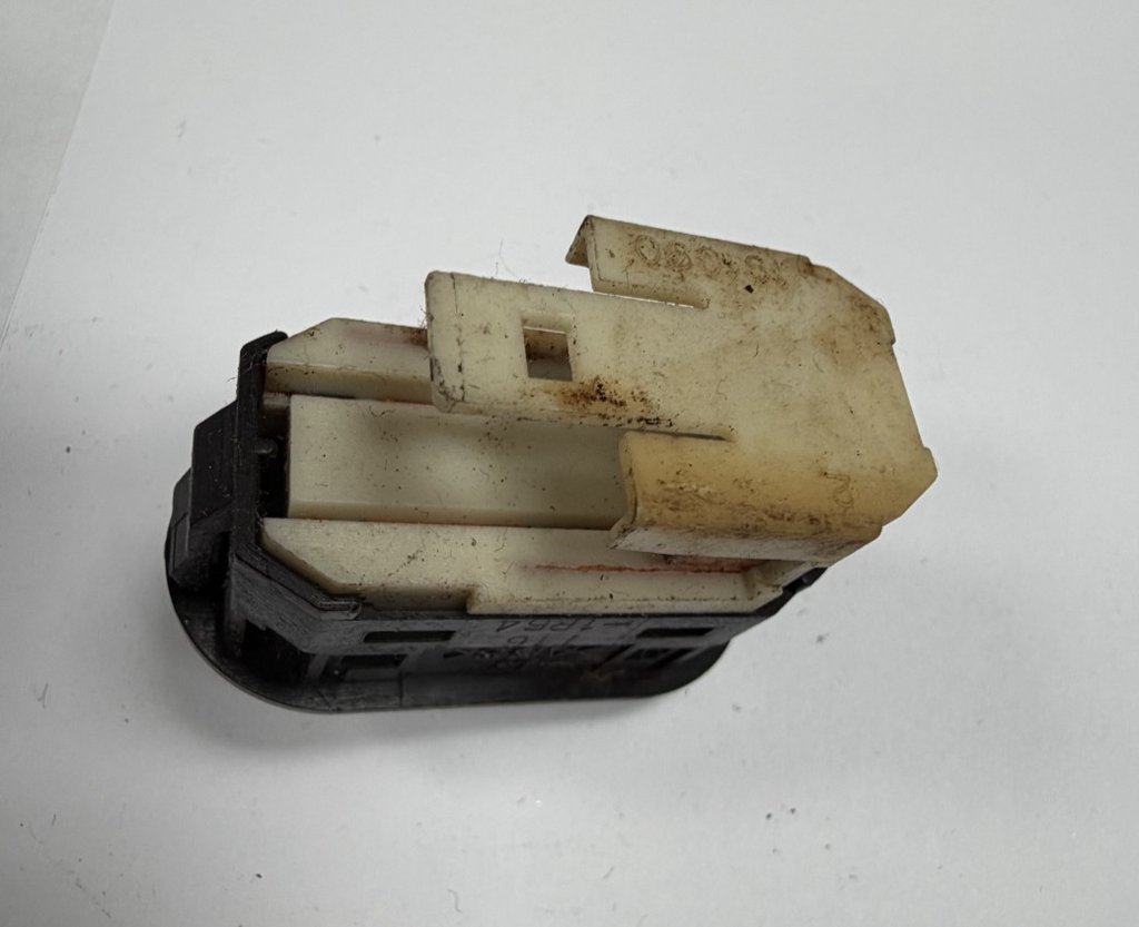 1999 2000 2001 2002 99 00 01 02 Saab 9-3 Interior Light Switch 4411997 Black