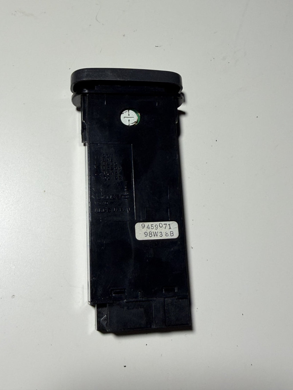 Hazard Light Flasher Switch 9459071 fits 1998 1999 2000 Volvo V70 S70