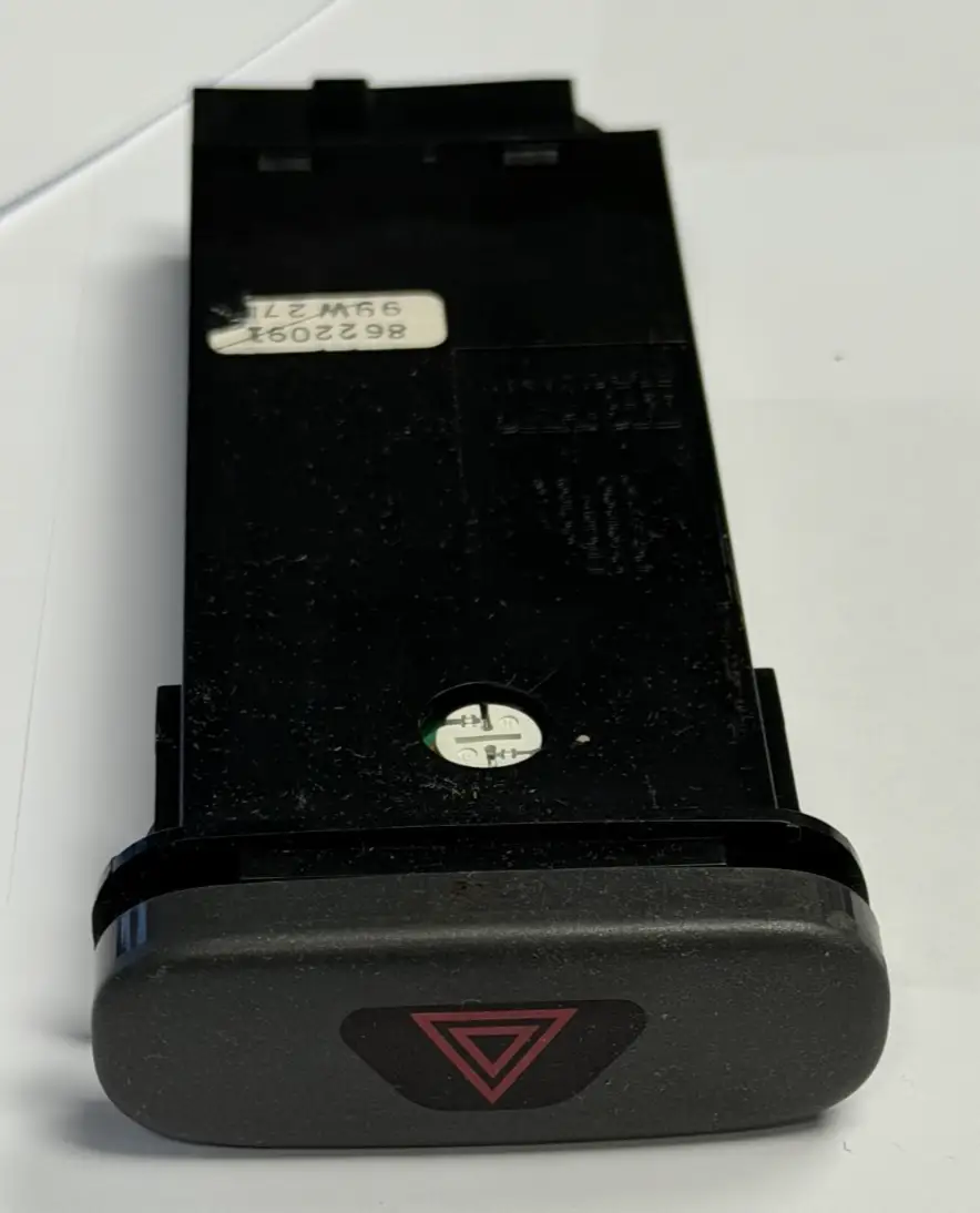 Hazard Light Flasher Switch 8622091 fits 1998 1999 2000 Volvo V70 S70 C70 by Alps