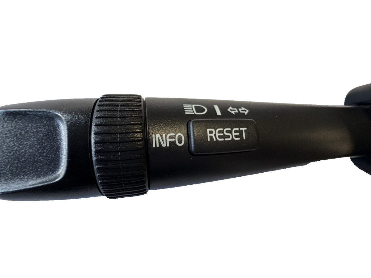 Turn Signal Info Reset Switch 31268566 fits 2005-2007 Volvo S60 S80 V70 XC70 by Volvo