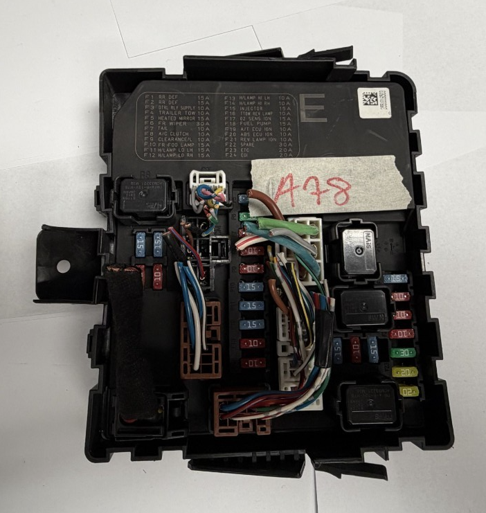 IPDM Power Distribution Module 284B7 ZE03B fits 2009-2012 Nissan Pathfinder