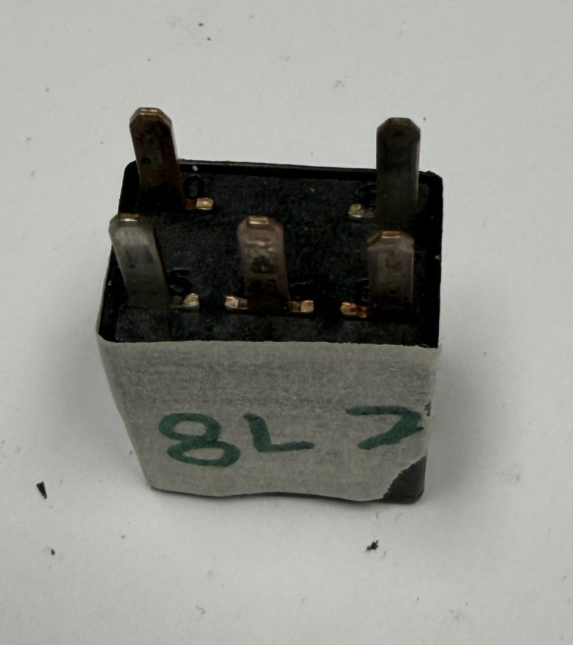 Omron 5-Pin Relay 12VDC 10A 05269988AA fits 01 02 03 04 05 06 Dodge Caravan