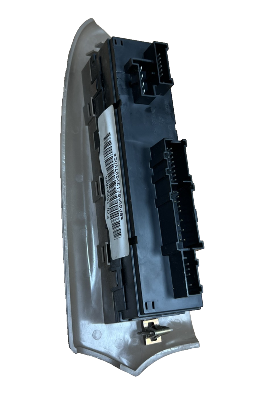 02-05 Chevrolet Trailblazer Master Power Driver Window Control Switch 15204660