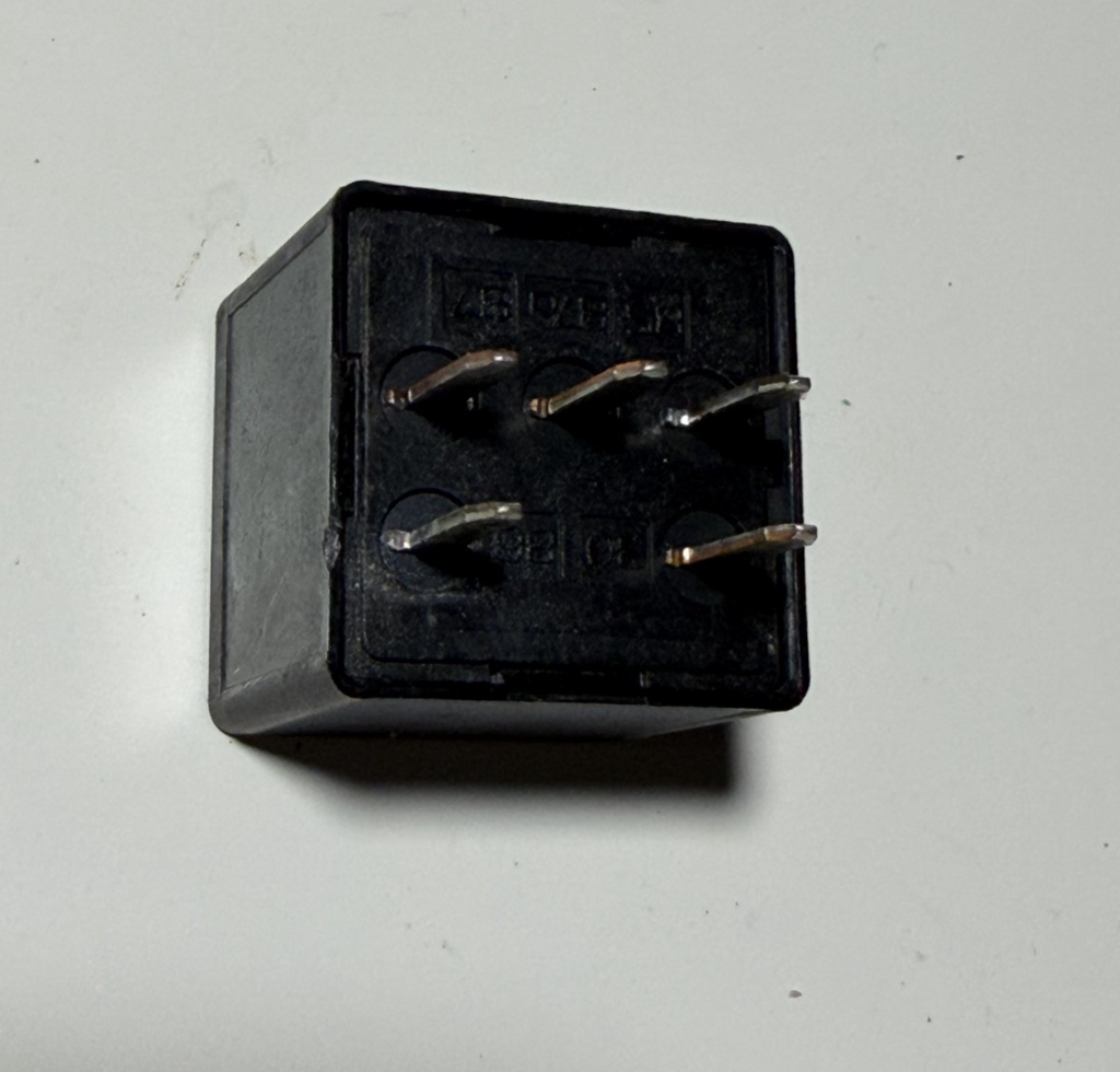 Tyco 5-Pin Automotive Relay 40A 12VDC 12193602 fits 2005 Chevrolet Silverado