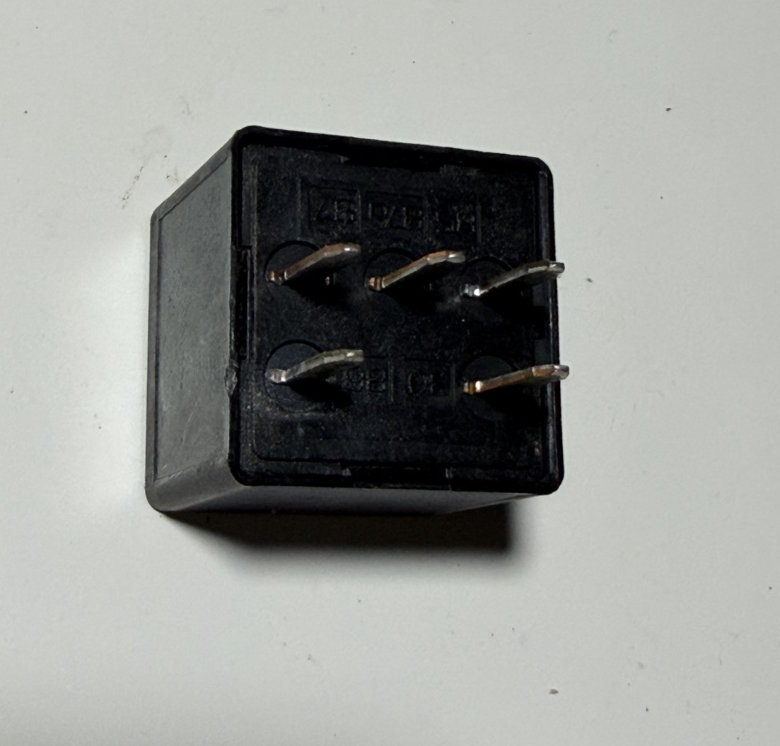 Tyco 5-Pin Automotive Relay 40A 12VDC 12193602 fits 2005 Chevrolet Silverado