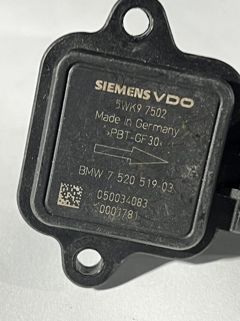 04 05 06 07 08 BMW Mass Air Flow Sensor Module OEM 7 520 519 03, 5WK9 7502