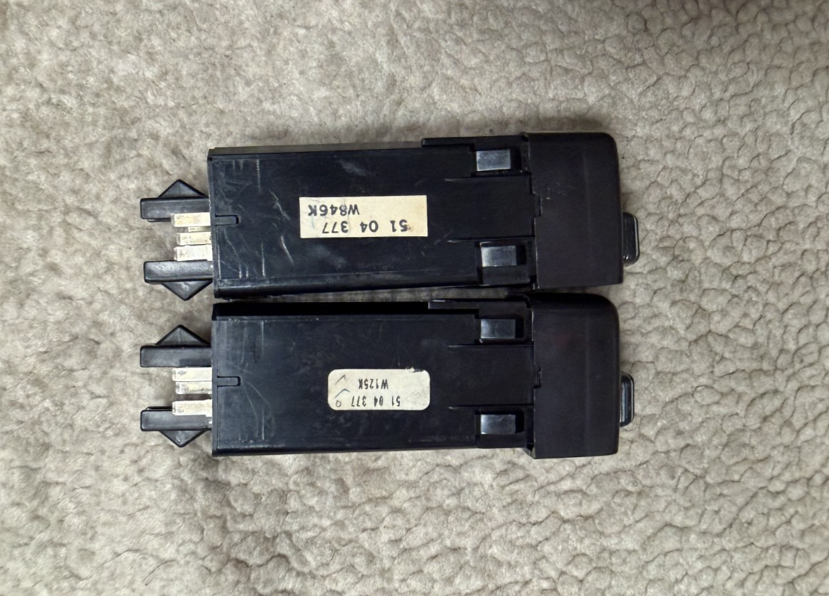 Qty 2 Heated Seat Switches 51 04 377, W125K W846K fits 1999-2005 Saab 9-5