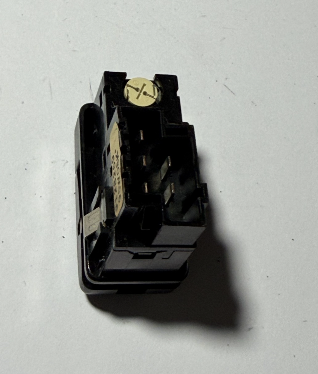 1994-1998 Volvo 850 960 S90 V90 Rear Fog Light Switch 9128269 95W08K Black