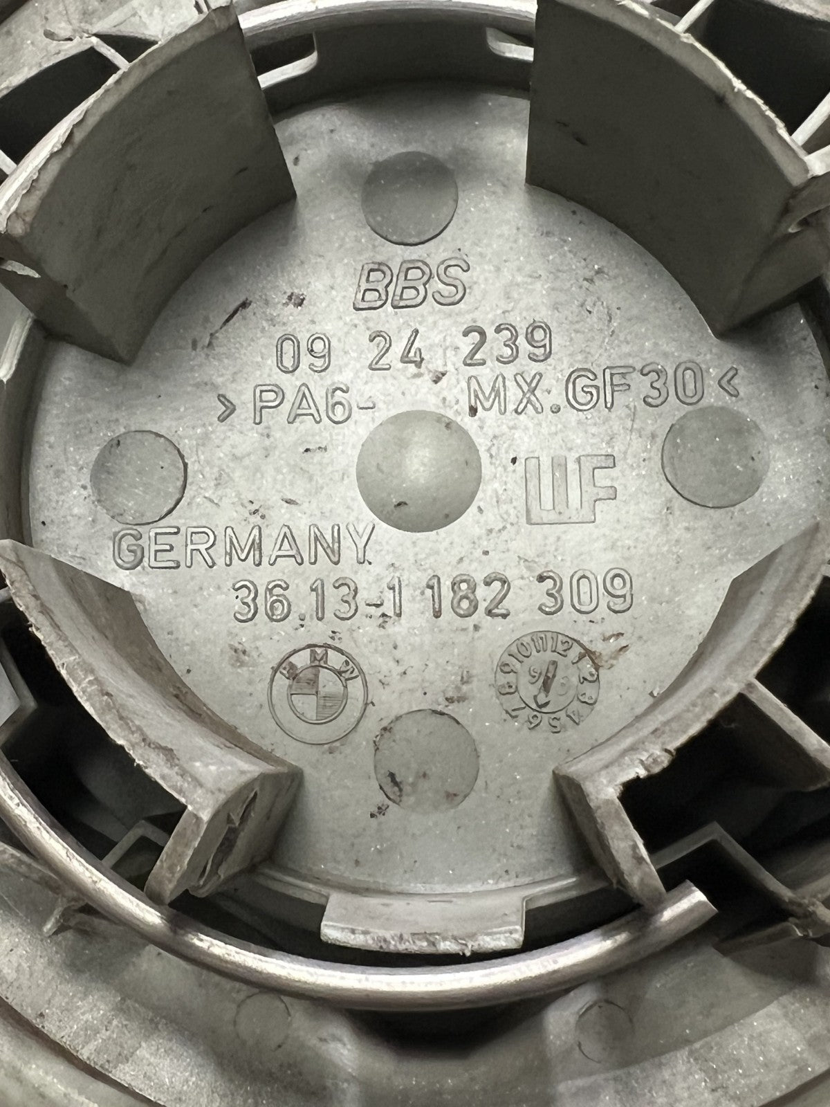 Wheel Center Cap 36.13-1 182 309 fits 97 98 99 00 01 02 03 BMW 5 Series 540I