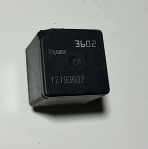 Tyco 5-Pin Automotive Relay 40A 12VDC 12193602 fits 2005 Chevrolet Silverado