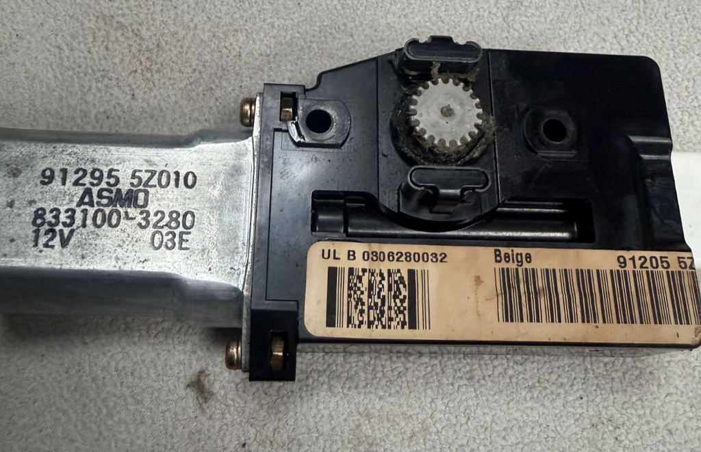2004-2007 Nissan Quest Sunroof Sun Roof Power Motor Assembly 91295 5Z010