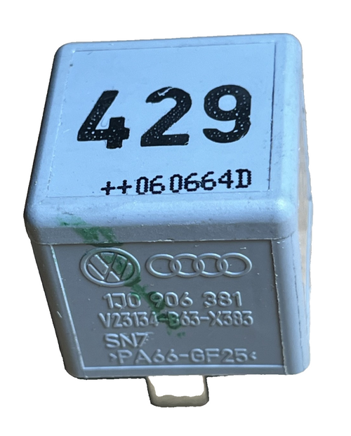 1998-2005 Volkswagen Passat ECU Main Power Supply 1J0 906 381, V23134 B63 X383