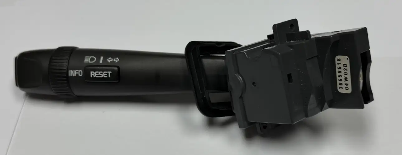 Turn Signal Switch 30658618 Black fits 1999-2004 Volvo S60 S80 V70 XC70 XC90 by Unbranded