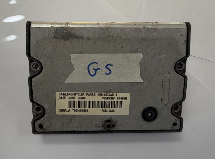 03-05 Chrysler Town & Country Dodge Caravan Engine Computer Module 05144579AB