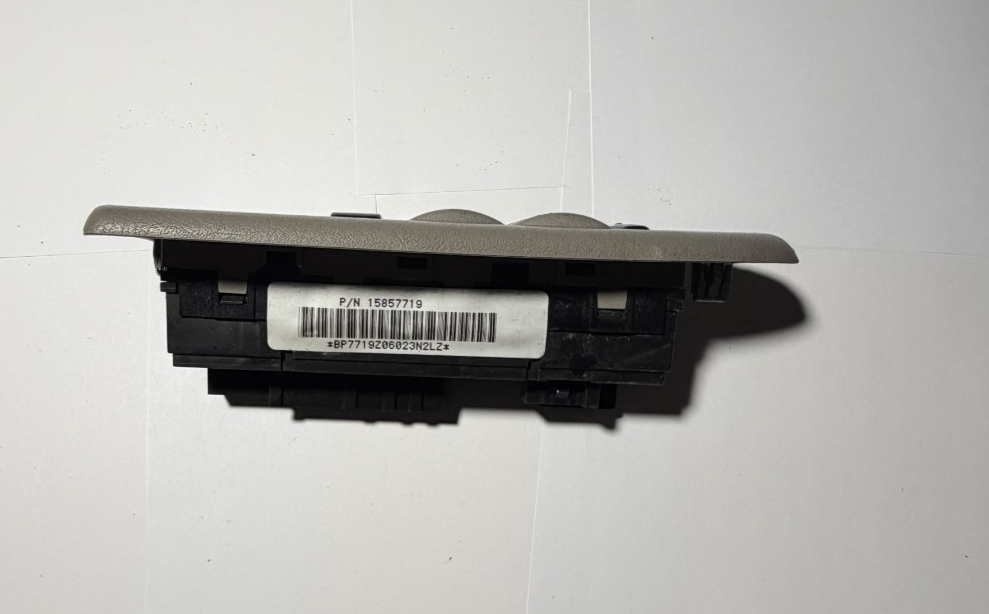 06-09 Chevy Trailblazer Driver Left Side Master Power Window Switch 15857719