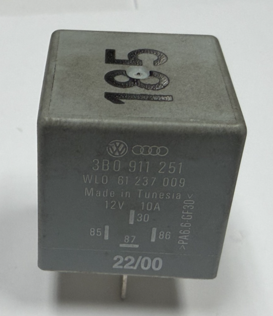 1999-2003 Volkswagen Beetle 1.8L Starter Relay 12V 10A OEM 3B0911251 Gray