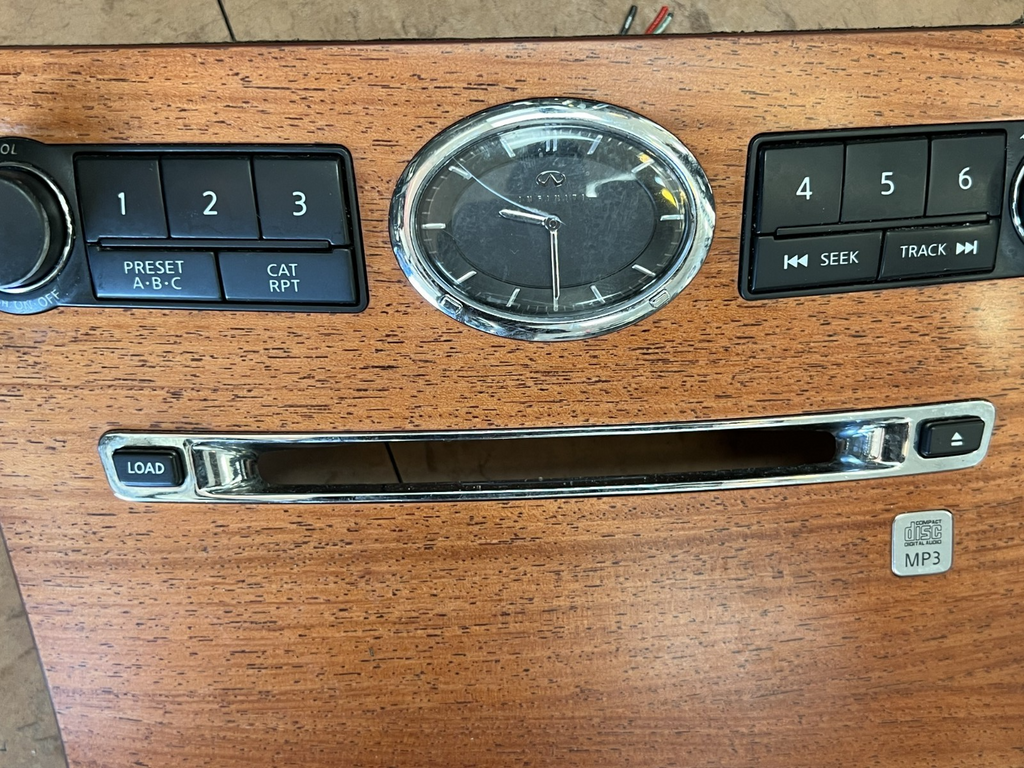 2006-2007 Infiniti M35 M45 Radio Audio Control Panel 68260 EH100, 25391 EH000
