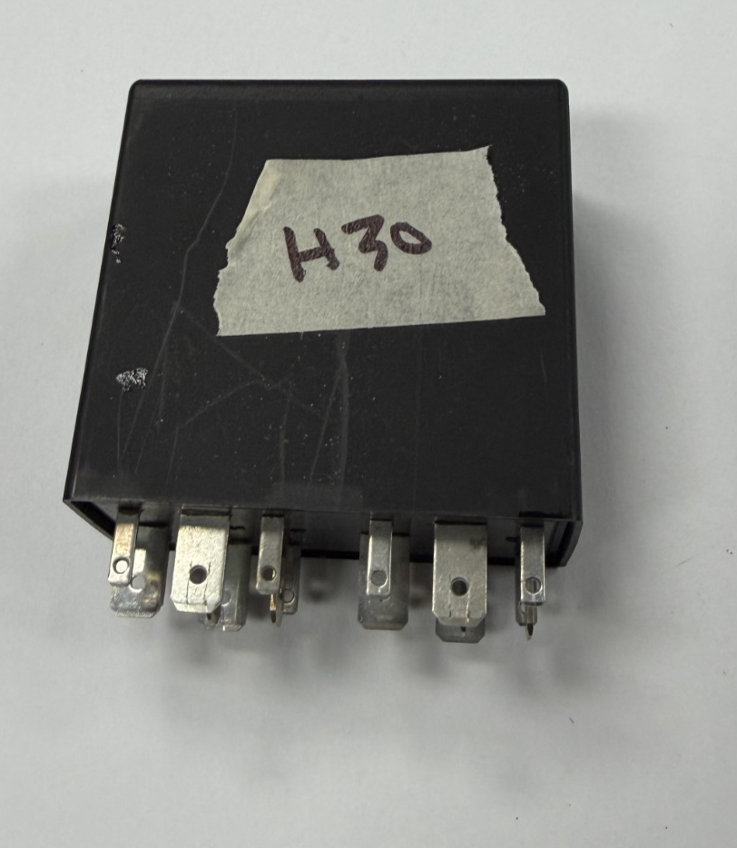 99-05 Volkswagen Jetta Passat Multifunction Steering Relay 1J0907487A