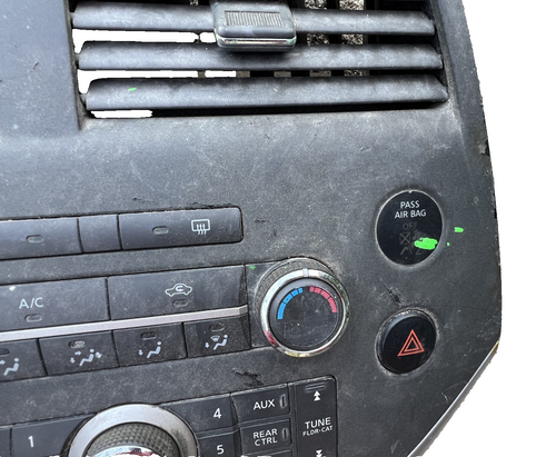 2007-2009 Nissan Quest S Front Dash Climate Temperature Radio Control with Vents