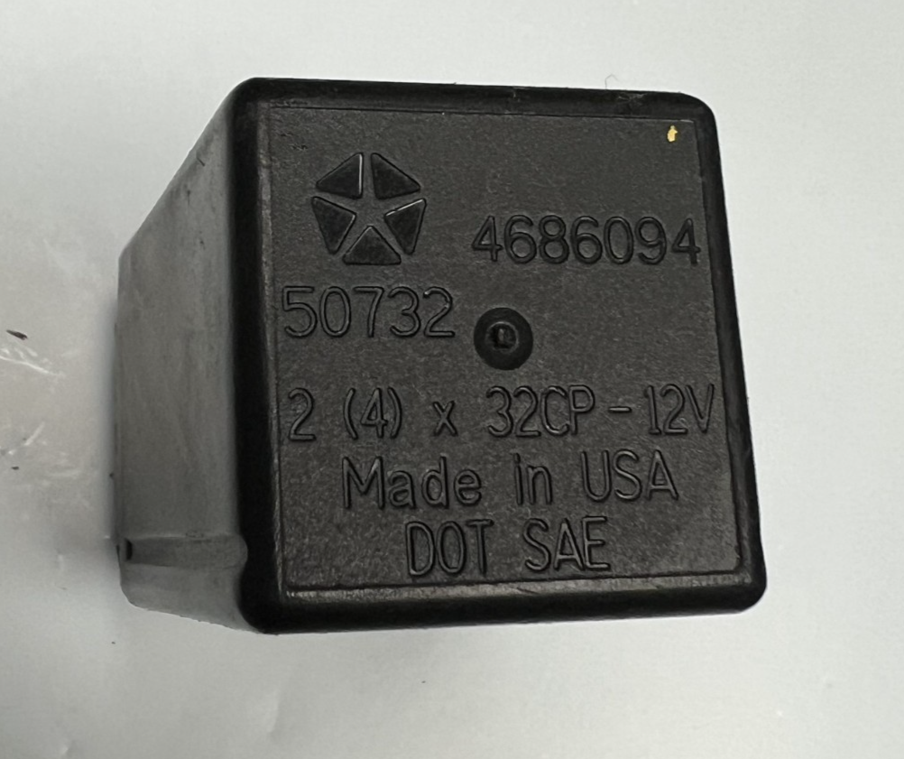 1999 2000 2001 2002 Jeep Grand Cherokee Turn Signal Flasher Relay 4686094