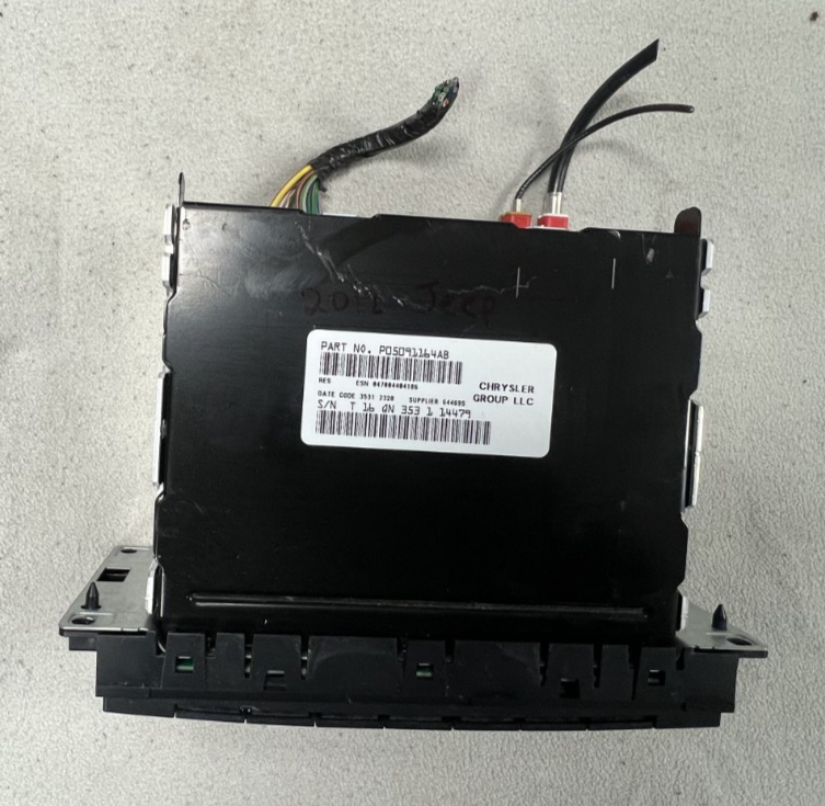 2012 2013 2014 Jeep Wrangler AM FM CD Disc Player Radio Receiver 05091164AB