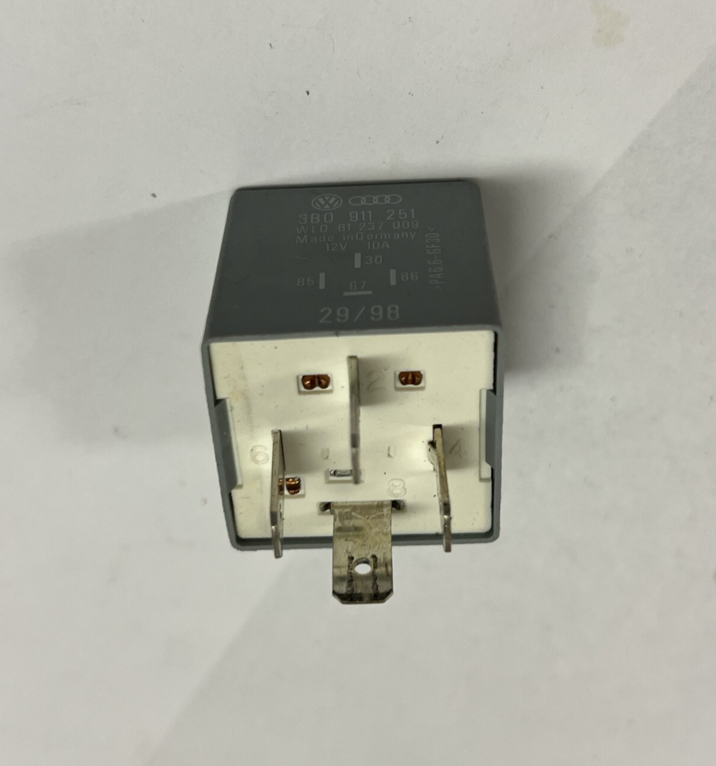 1999-2003 Volkswagen Beetle 1.8L Starter Relay 12V 10A OEM 3B0 911 251