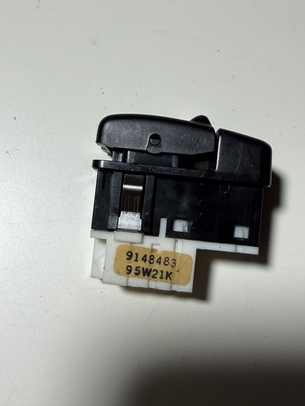 1993 1994 1995 1996 1997 Volvo 850 Power Door Lock Switch 9148483 95W21K