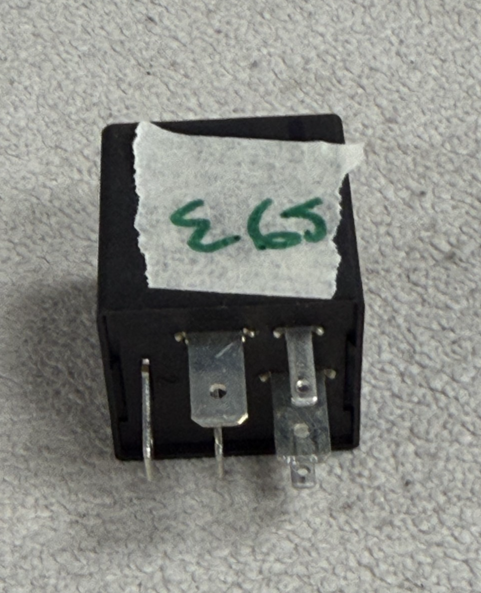 1999-2002 Volkswagen Cabrio Audi Daytime Running Light Relay #173 3A0 941 589