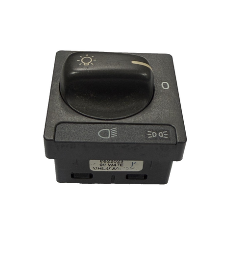 1998 1999 2000 2001 2002 Volvo C70 Headlight Headlamp Switch 8622023 99W47E