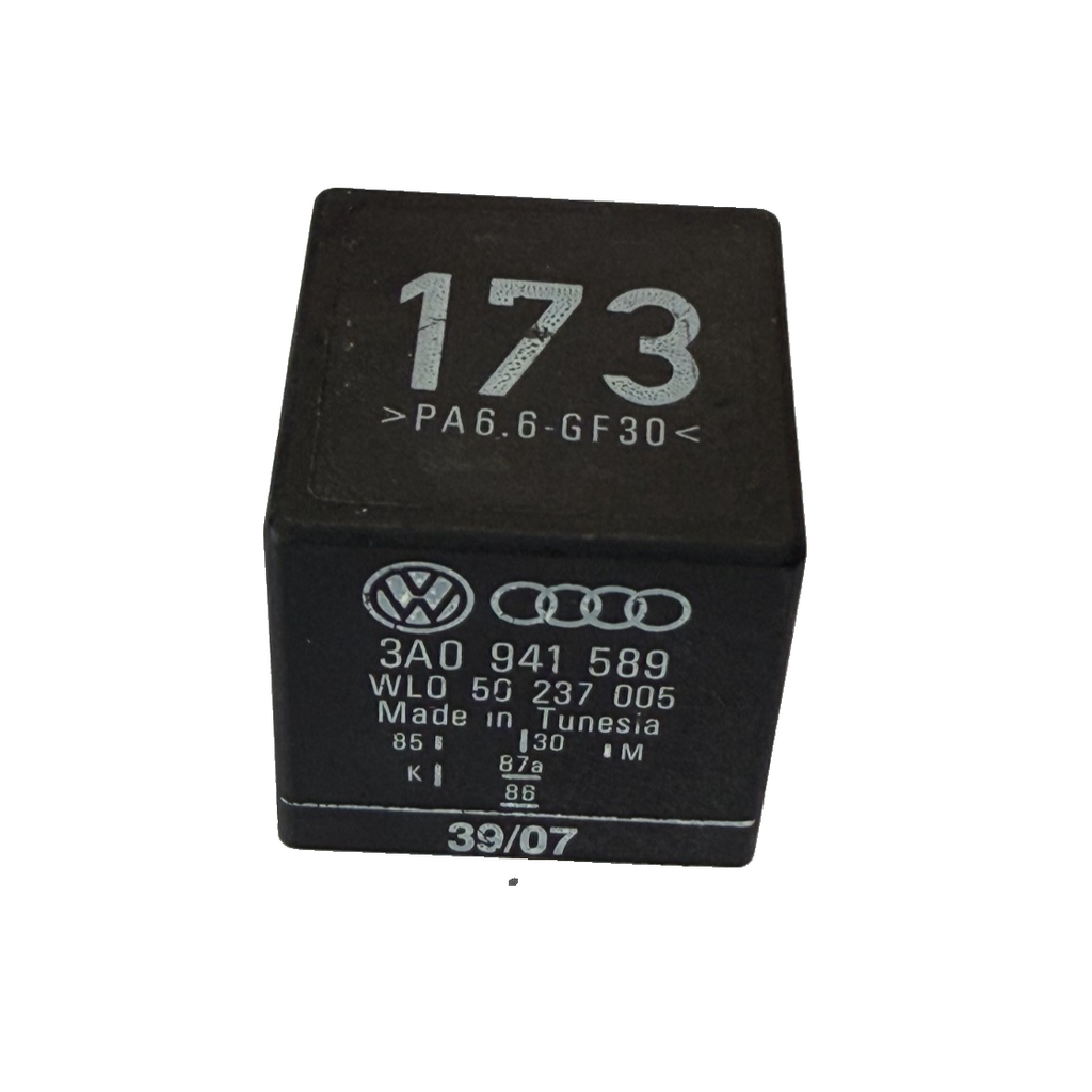 1999-2002 Volkswagen Cabrio Audi Daytime Running Light Relay 3A0 941 589 Black