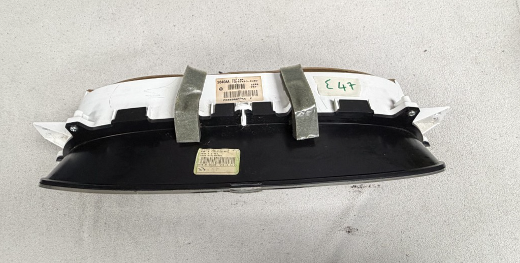 00 2000 Chrysler Town & Country Speedometer Instrument Cluster 04685840AA