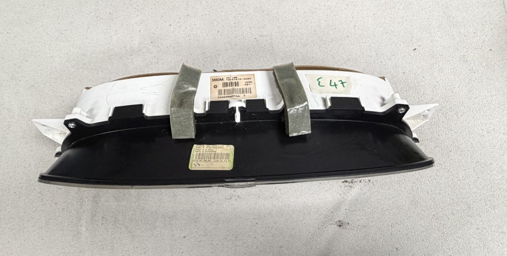 00 2000 Chrysler Town & Country Speedometer Instrument Cluster 04685840AA