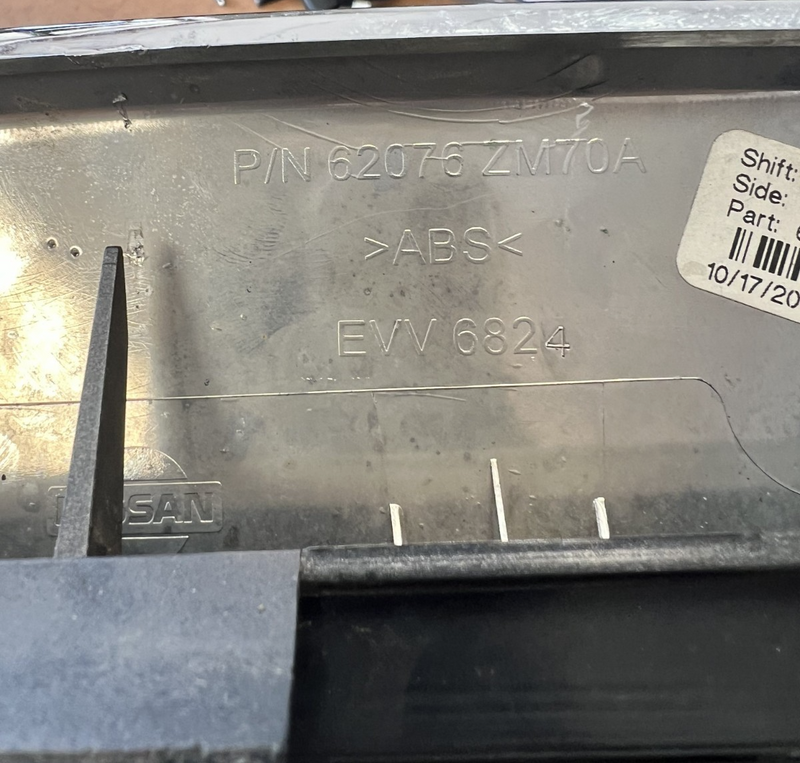 2007 2008 2009 Nissan Quest Front Upper Grill Grille OEM 62076 ZM70A