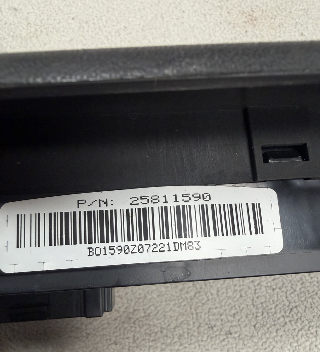 2006-2009 Chevy Trailblazer Passenger Side Right Power Window Switch 25811590