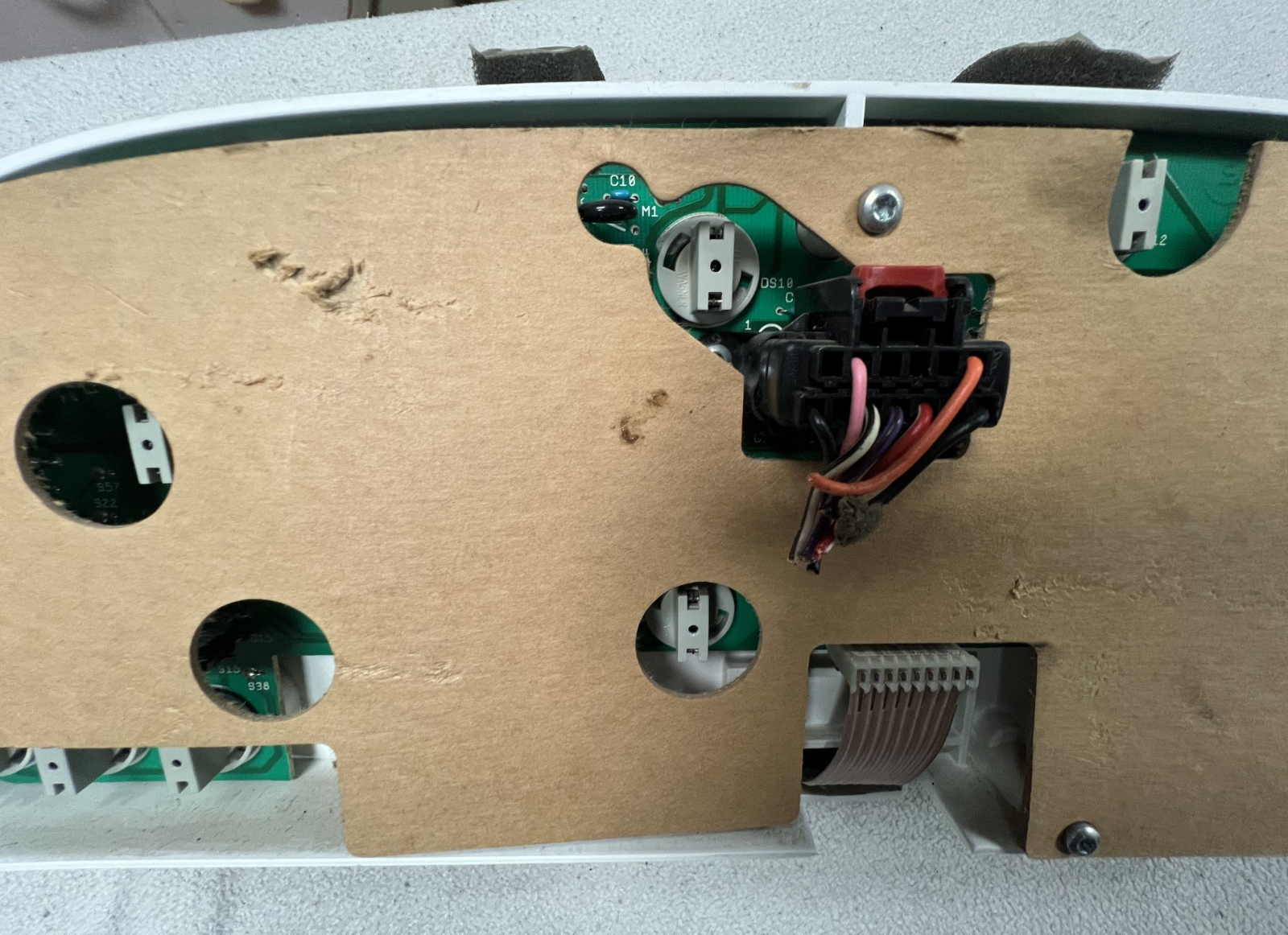 1999-2000 Dodge Caravan Voyager Instrument Cluster Speedometer 04685620AB