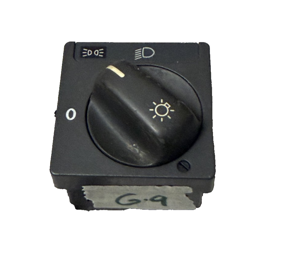 1998 1999 2000 Volvo S70 V70 Headlight Headlamp Switch 30739333, M914220-0230