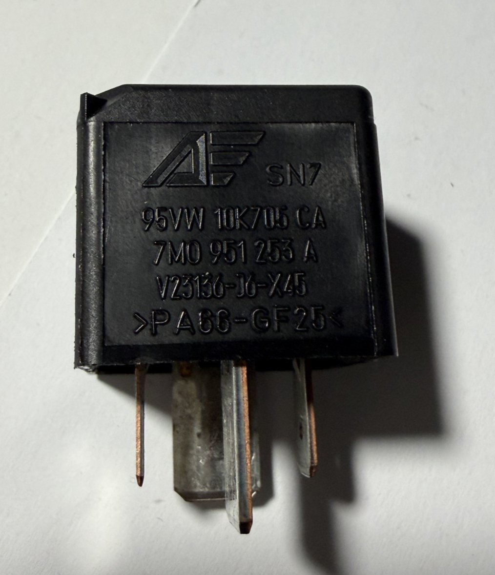 Audi A4 A6 A8 Q7 R8 Porsche 911 918 Boxster Multifunction Relay #100 7M0951253A