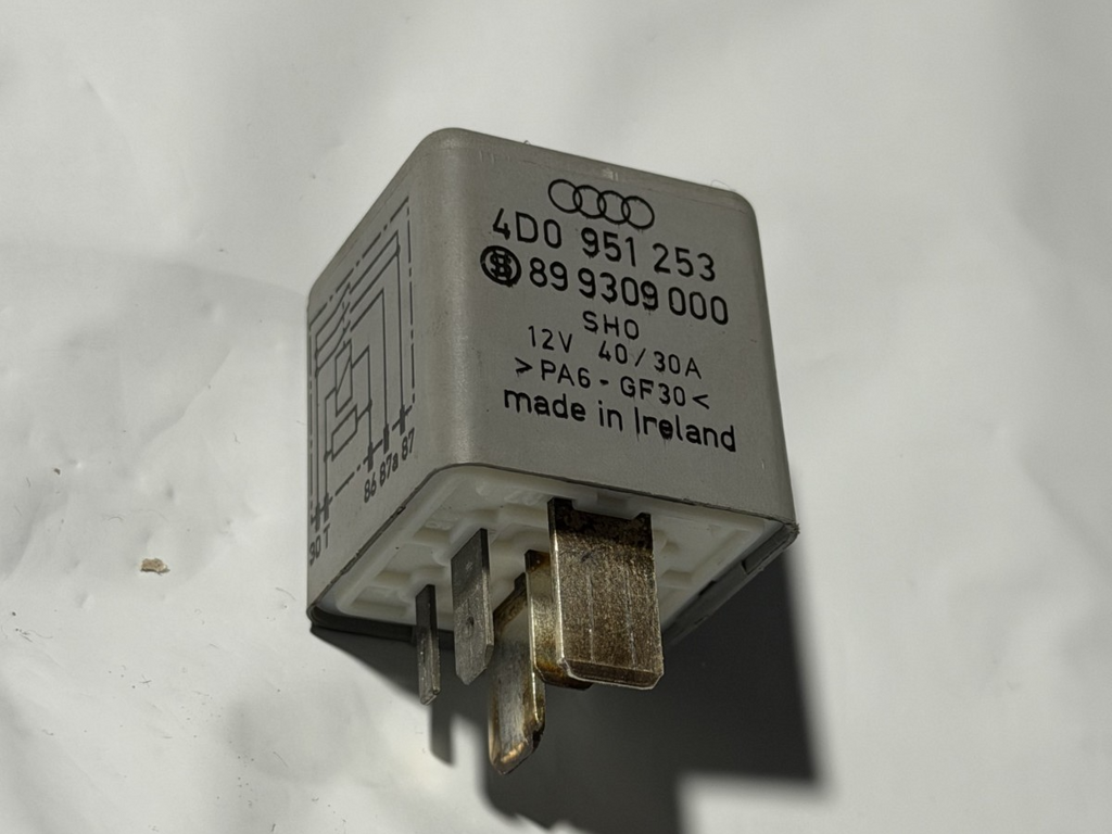 92 93 94 95 96 97 98 99 00 01 02 03 04 Audi S4 Fuel Pump Relay 4D0951253 Gray
