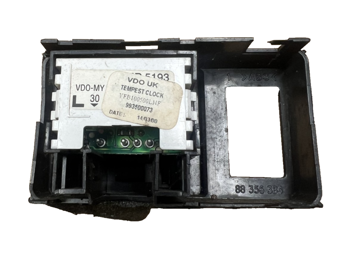 1999-2004 Land Rover Discovery Series 2 Dash Clock OEM 993500073, 88 356 384