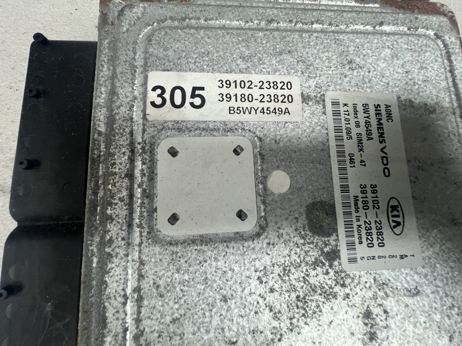 2010 2011 10 11 Kia Soul Engine Control Module ECM 39102 23820, 39180 23820