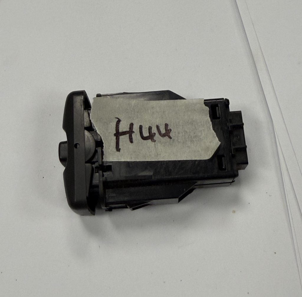 Sunroof Sun Roof Switch Button S04 M15769 Black fits 1996-2000 Honda Civic