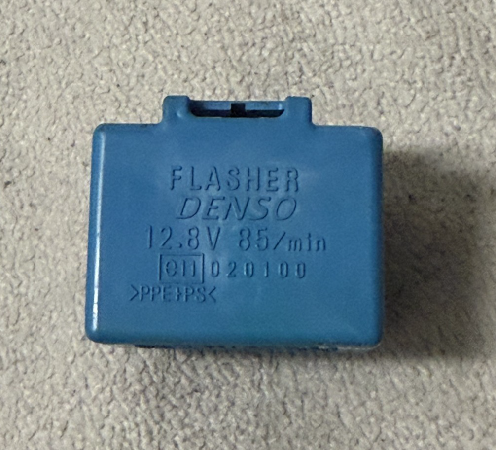 Toyota Matrix Scion Yaris Flasher Turn Signal Hazard Relay 81980 02050 Blue