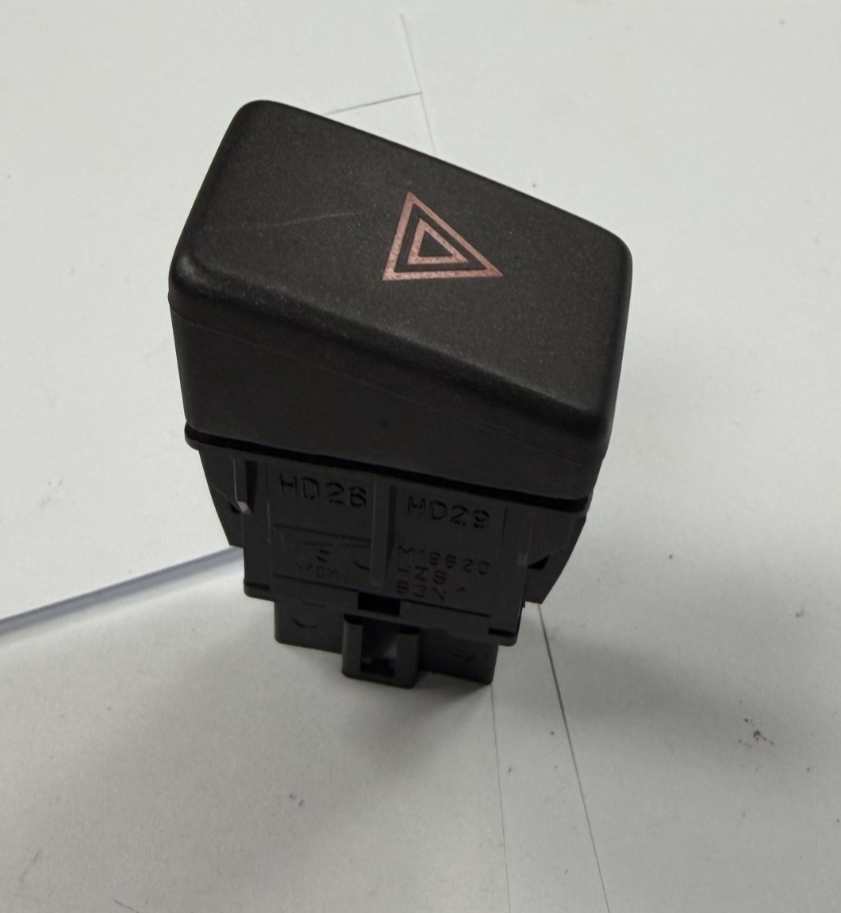2003 2004 2005 Honda Accord Hazard Warning Light Emergency Switch M19620