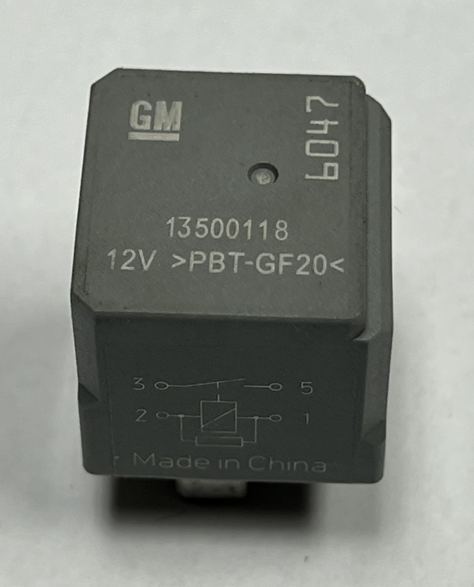 2018-2021 Chevrolet Equinox Engine Control Module Relay 12V OEM 13500118