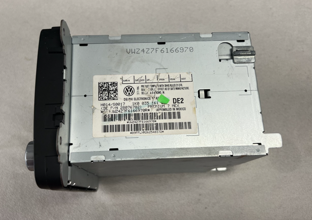 2006-2009 Volkswagen Jetta Passat AM FM Radio Receiver CD MP3 Player 1K0 035 161