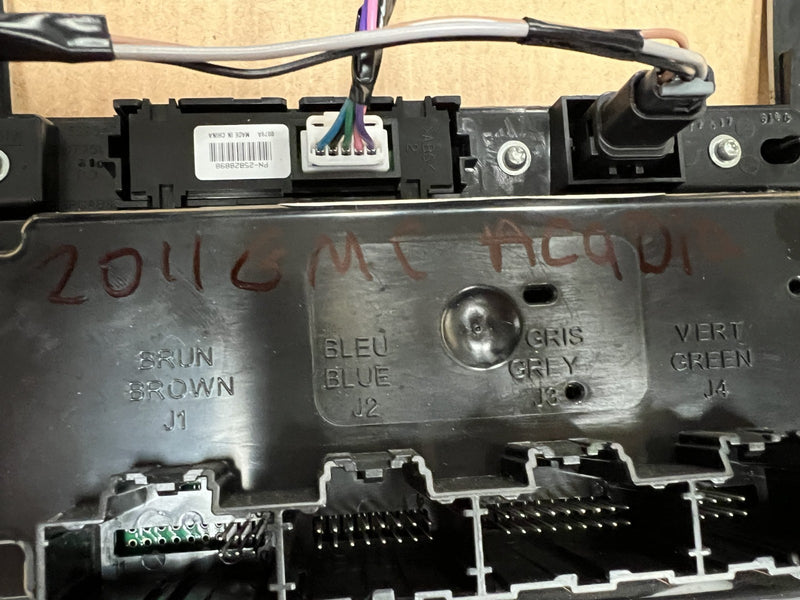 2007-2012 GMC Acadia AC Heater Temperature Climate Control Bezel OEM 20917131