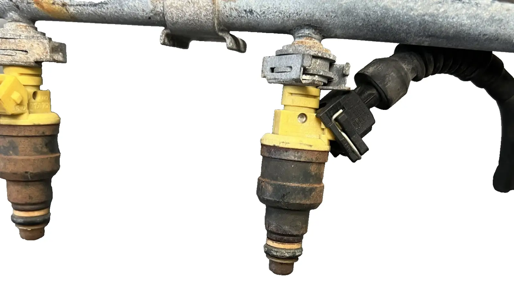 Volvo 850 Fuel Rail Injector Complete Assembly OEM by Volvo