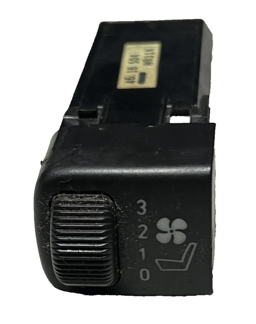 00-08 Saab 9-5 Front Power Seat Ventilation Air Control Switch Button 46 16 504