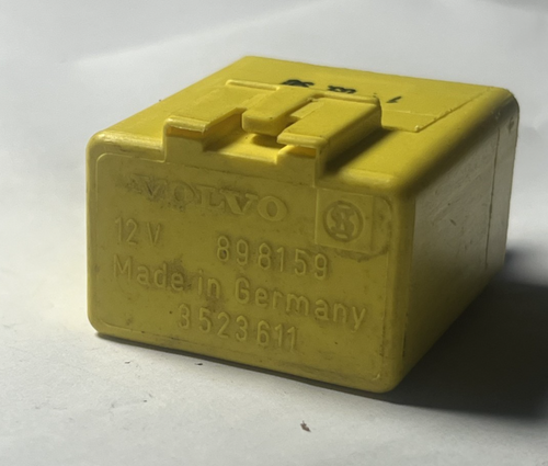 Volvo 240 740 760 780 940 Intermittent Rear Wiper Relay OEM 898159, 3523611